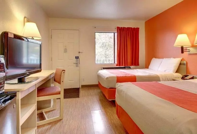 Motel 6 des Moines, Ia  North