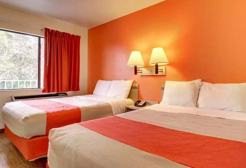 Motel 6 des Moines, Ia  North
