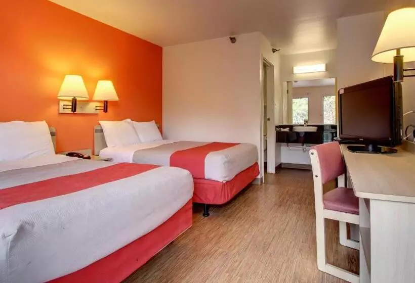 Motel 6 des Moines, Ia  North