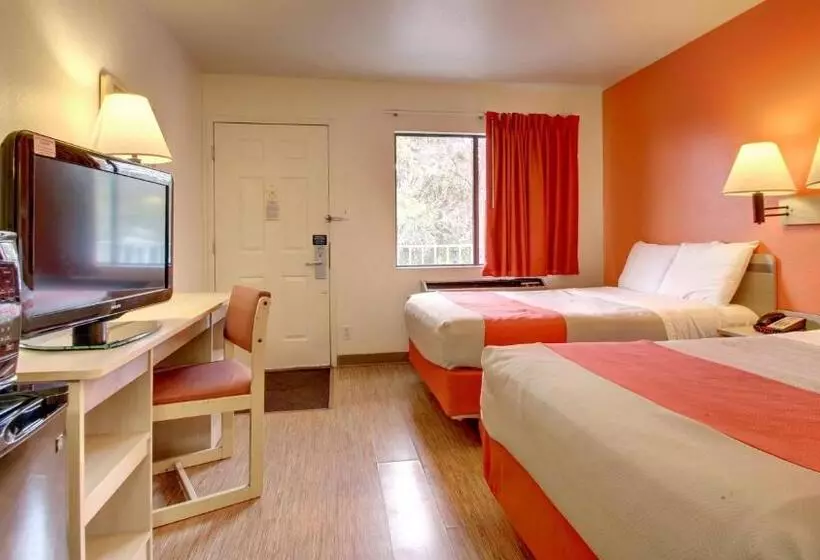 Motel 6 des Moines, Ia  North