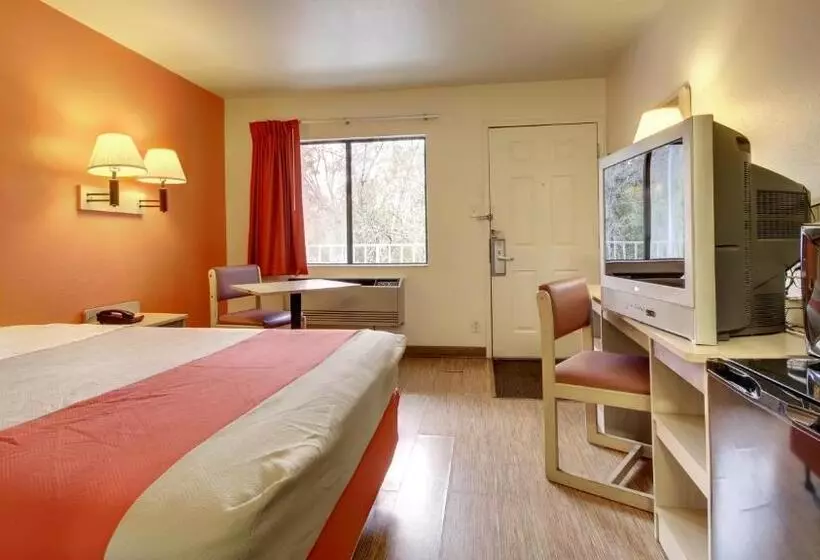 Motel 6 des Moines, Ia  North