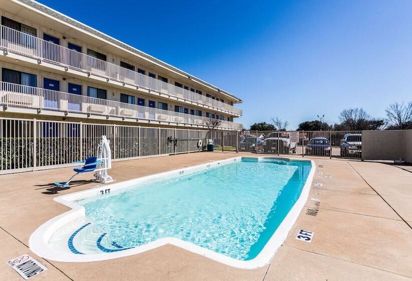 Motel 6garland, Tx  Dallas
