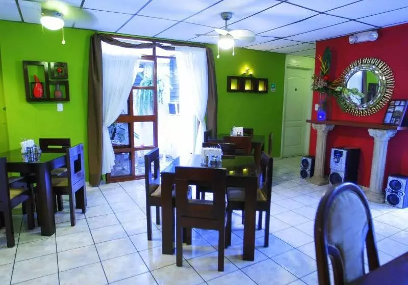 膳宿费 Tazumal House