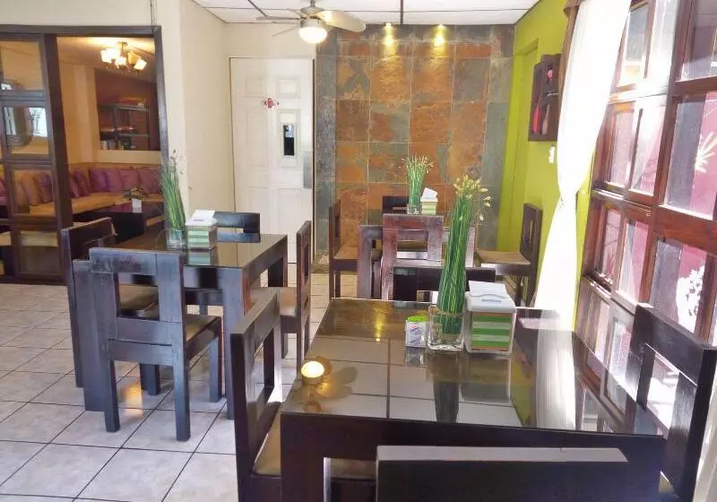 膳宿费 Tazumal House