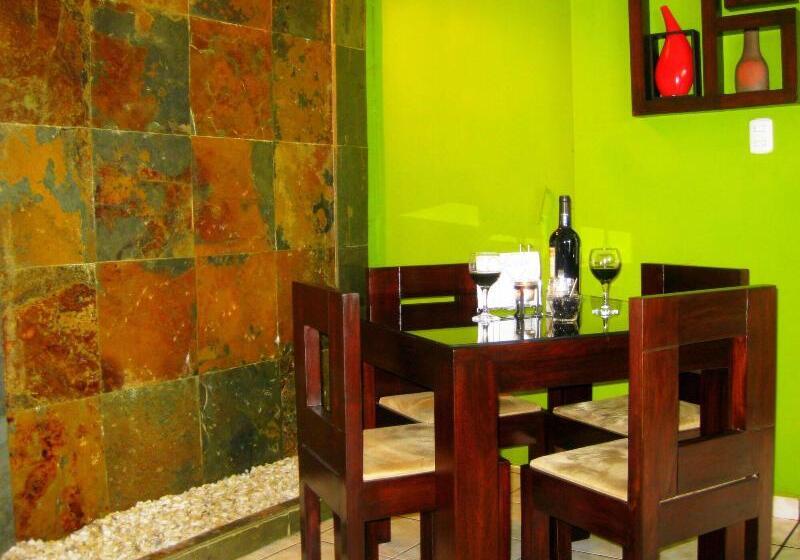 Пансион Tazumal House