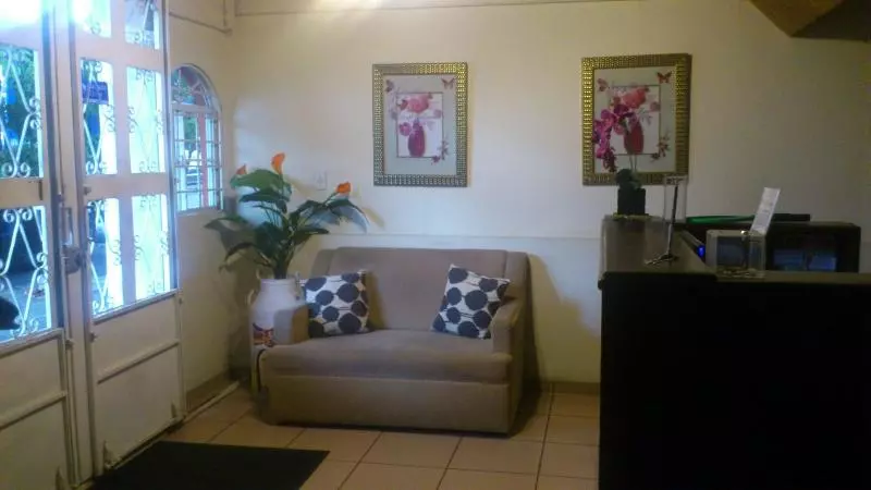 膳宿费 Tazumal House