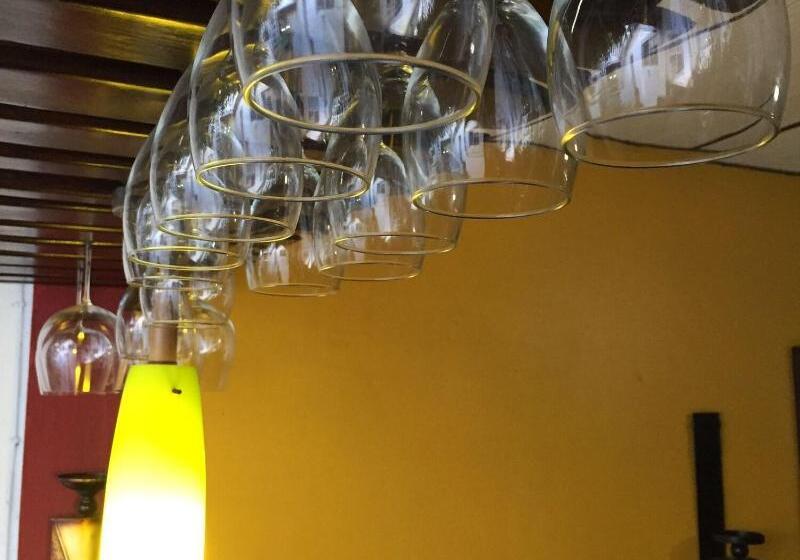 Пансион Tazumal House