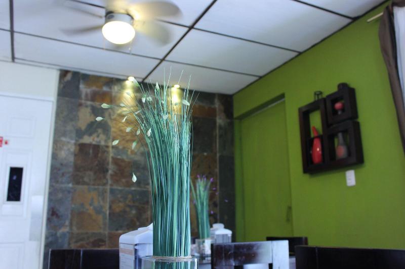 Пансион Tazumal House