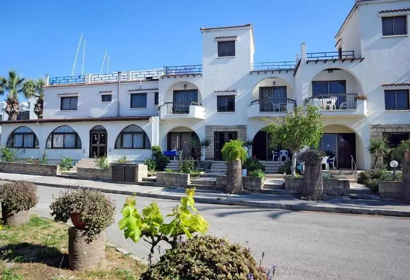 Follow The Sun Hotel Apartments