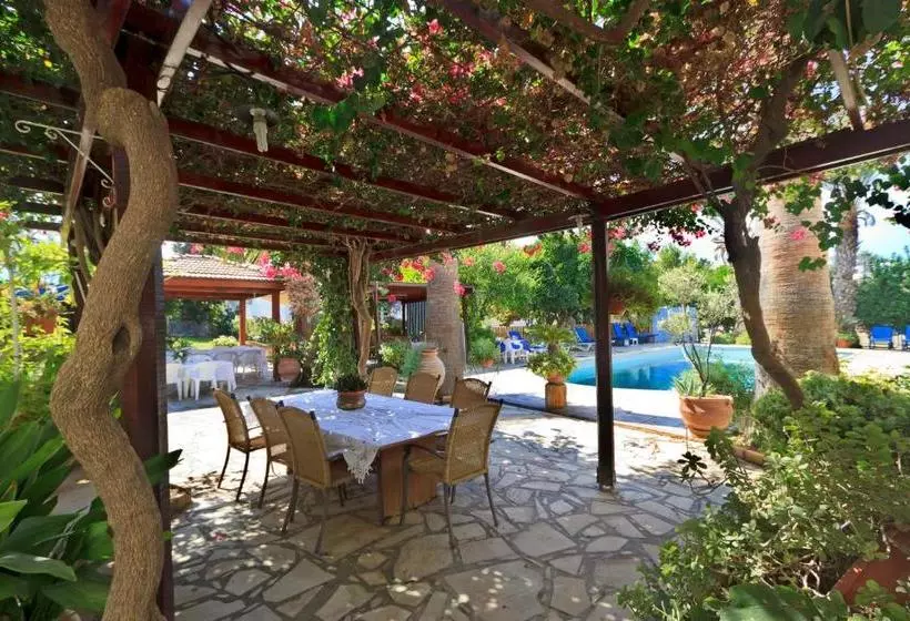 Follow The Sun Hotel Apartments