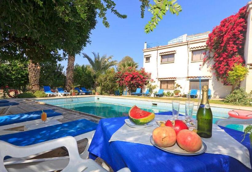 Follow The Sun Hotel Apartments