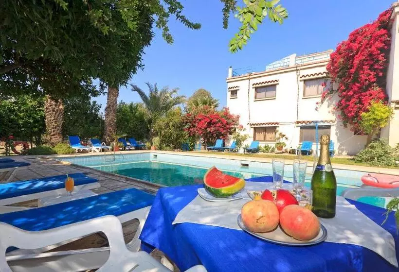 Follow The Sun Hotel Apartments