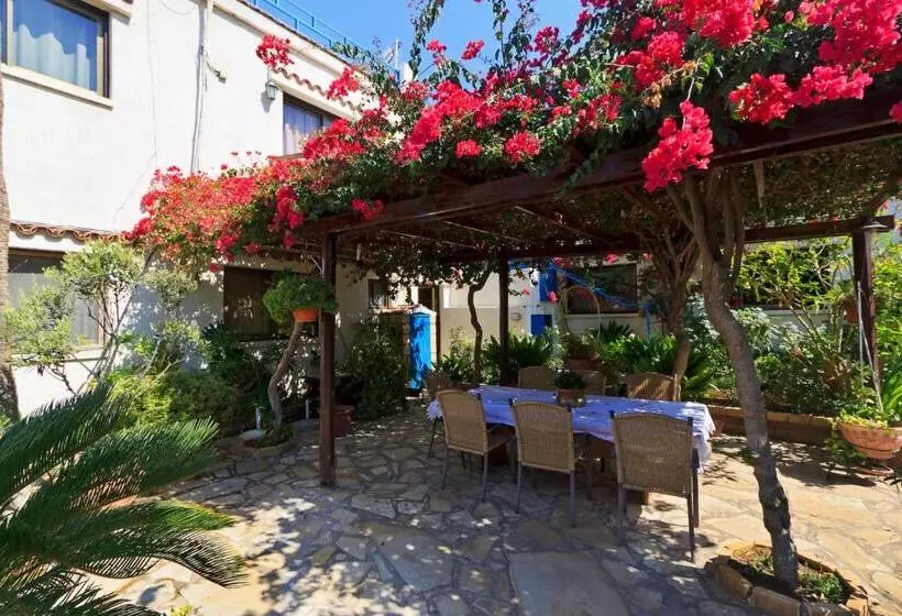 Follow The Sun Hotel Apartments