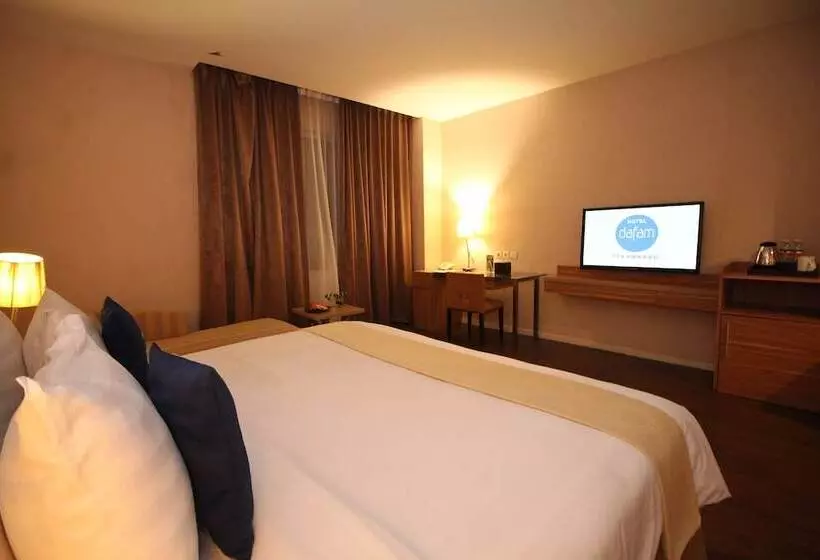 בית מלון כפרי Dafam Pekanbaru