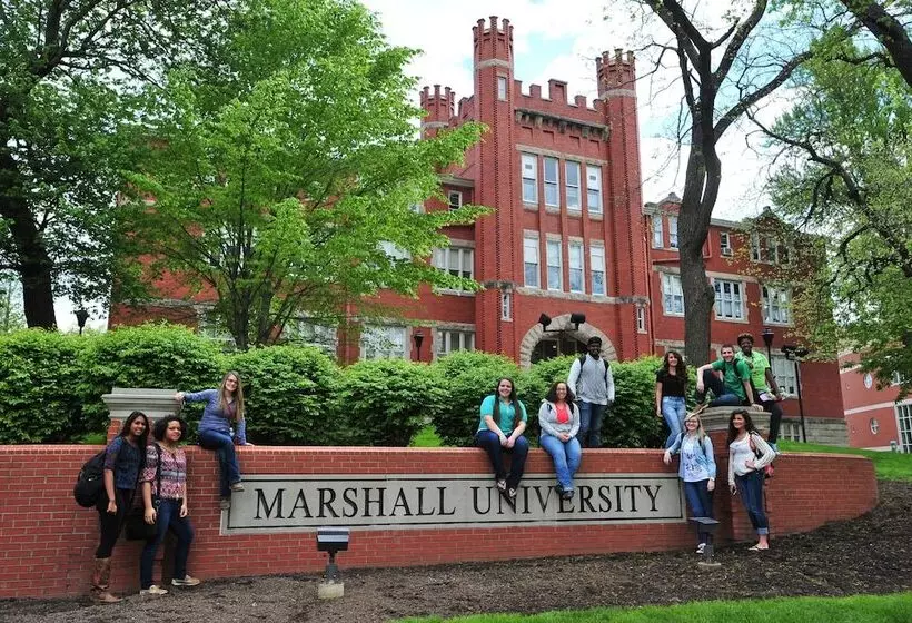 فندق Holiday Inn Express & Suites Ironton, An Ihg