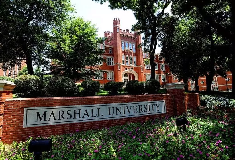 فندق Holiday Inn Express & Suites Ironton, An Ihg