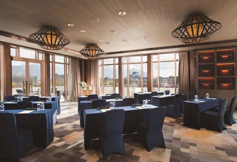 בית מלון כפרי Shangrila Lhasa