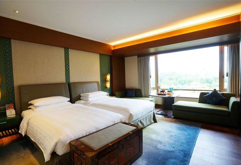 בית מלון כפרי Shangrila Lhasa