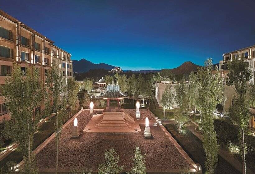 בית מלון כפרי Shangrila Lhasa