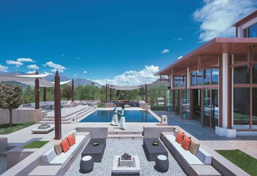 בית מלון כפרי Shangrila Lhasa