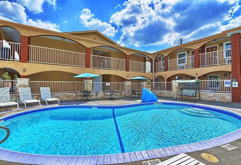 호텔 Country Garden Inn