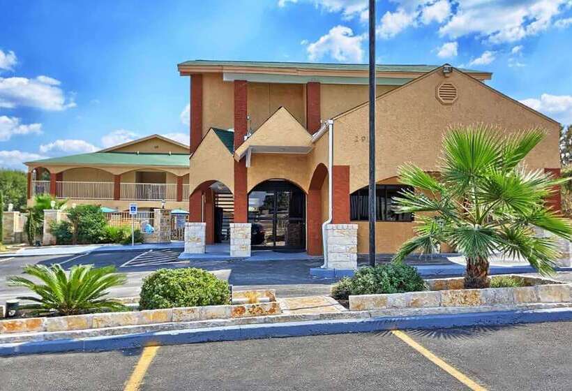 호텔 Country Garden Inn