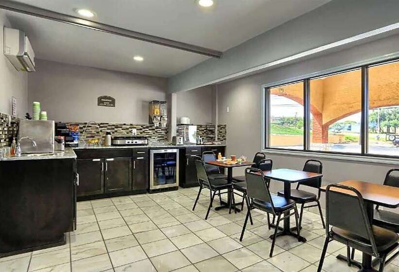 호텔 Country Garden Inn