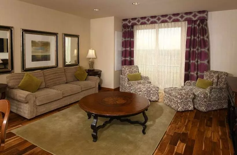 ホテル Woolley's Classic Suites Denver Airport