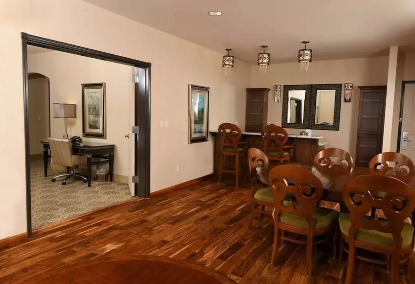 ホテル Woolley's Classic Suites Denver Airport