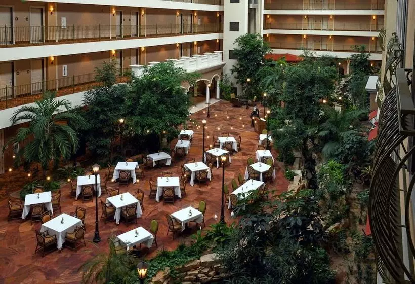 ホテル Woolley's Classic Suites Denver Airport