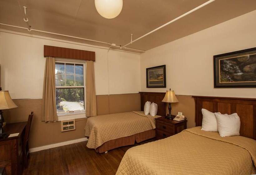 Many Glacier Hotel   Inside The Park