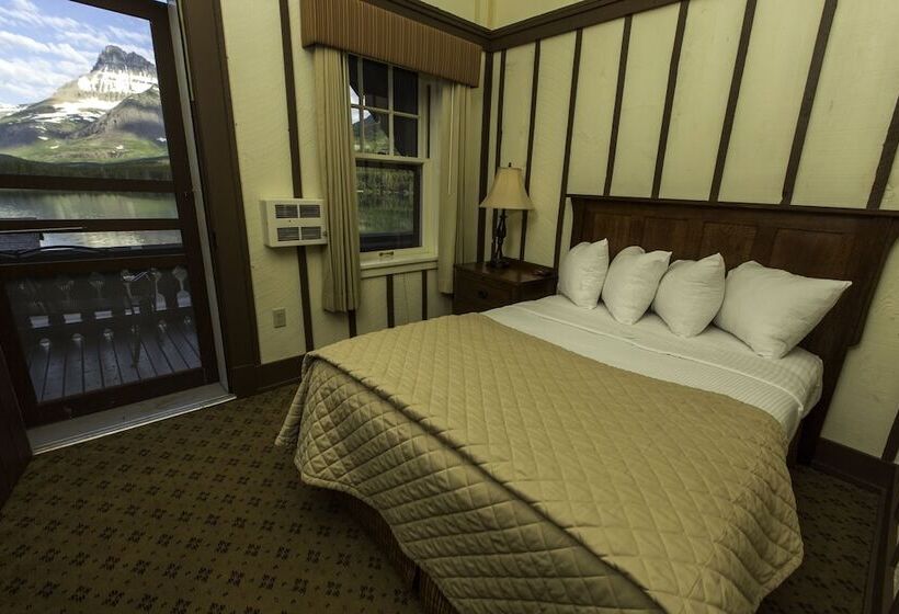 Many Glacier Hotel   Inside The Park