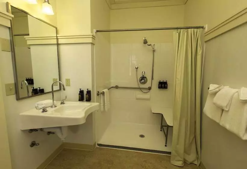 Many Glacier Hotel   Inside The Park