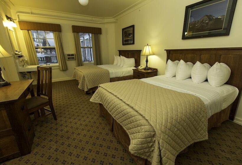 Many Glacier Hotel   Inside The Park
