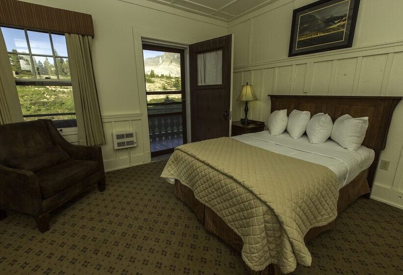 Many Glacier Hotel   Inside The Park