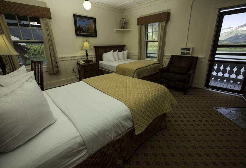 Many Glacier Hotel   Inside The Park