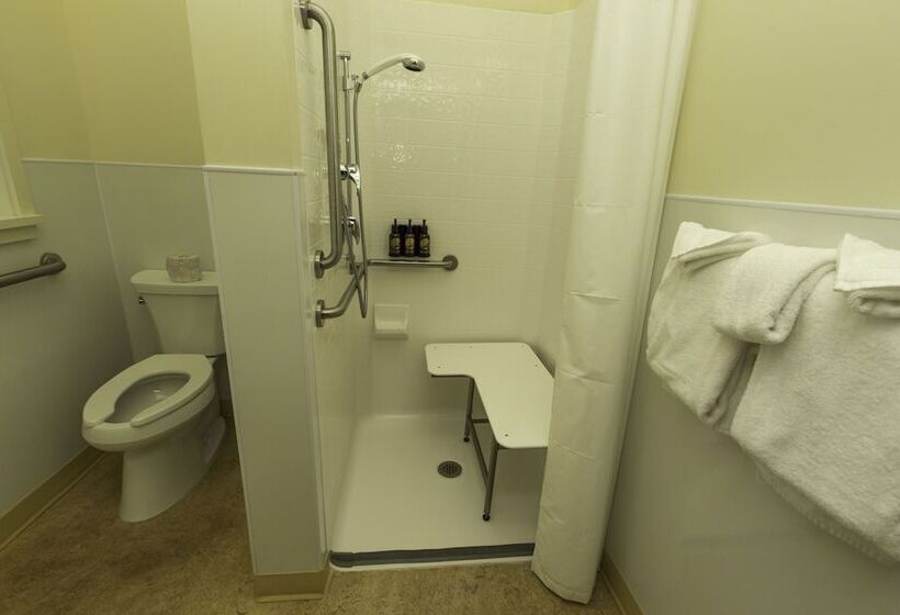 Many Glacier Hotel   Inside The Park