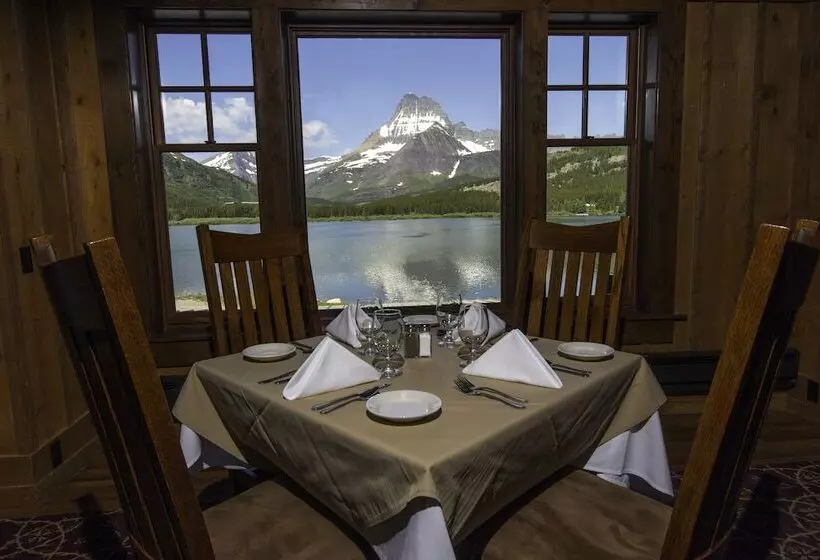 Many Glacier Hotel   Inside The Park