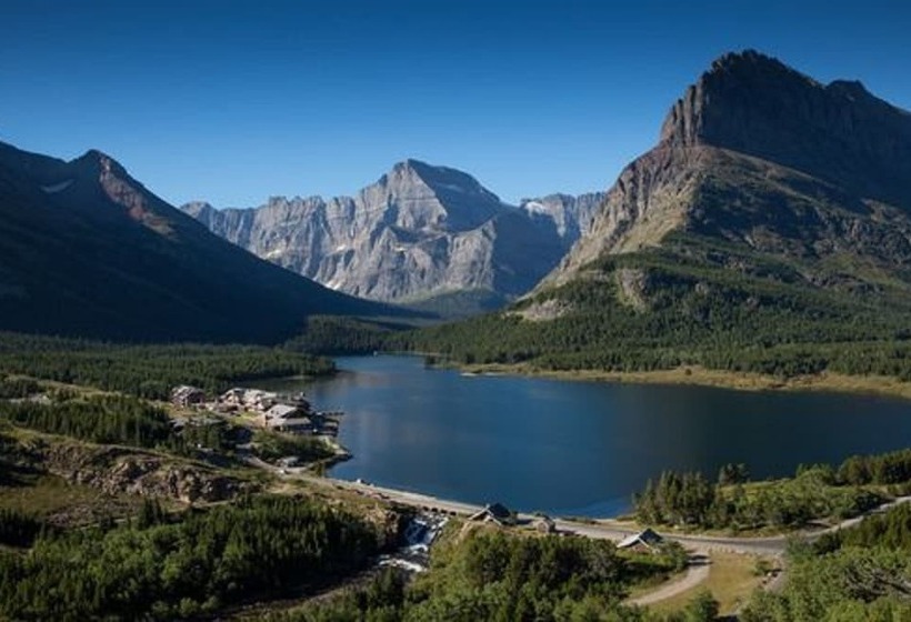 Many Glacier Hotel   Inside The Park
