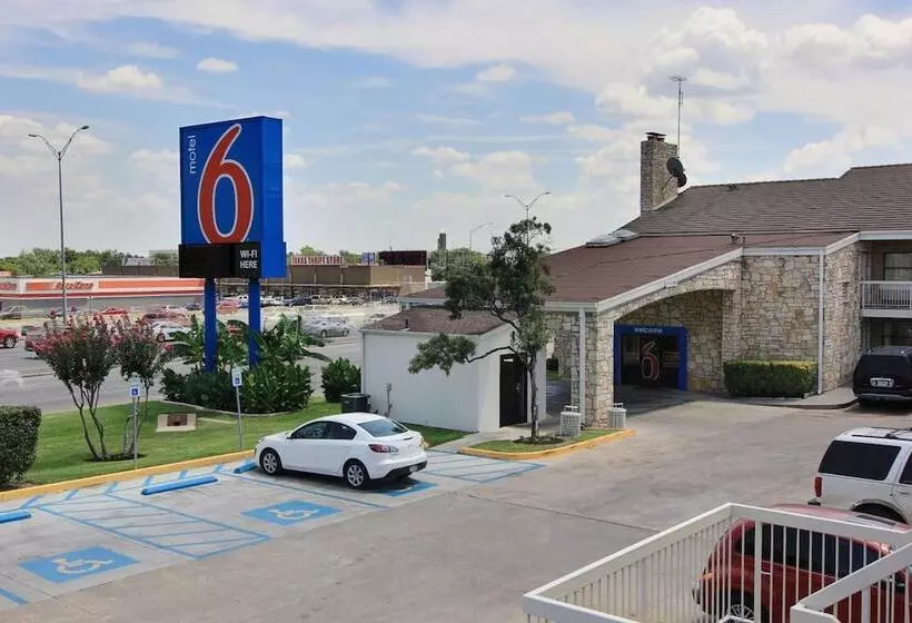 Motel 6 Austin, Tx  Central Downtown Ut
