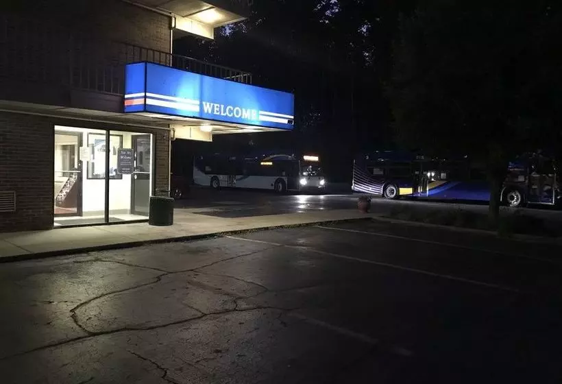 모텔 Key Inn Macedonia