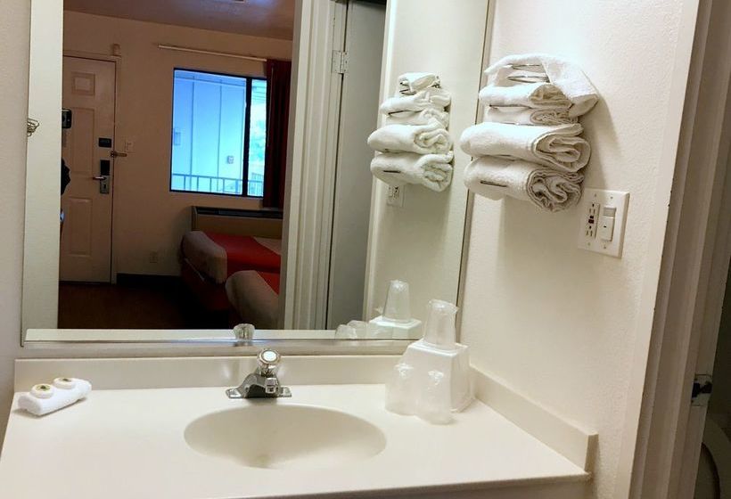 汽车旅馆  Key Inn Macedonia