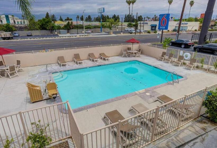 Motel 6 San Bernardino, Ca   South