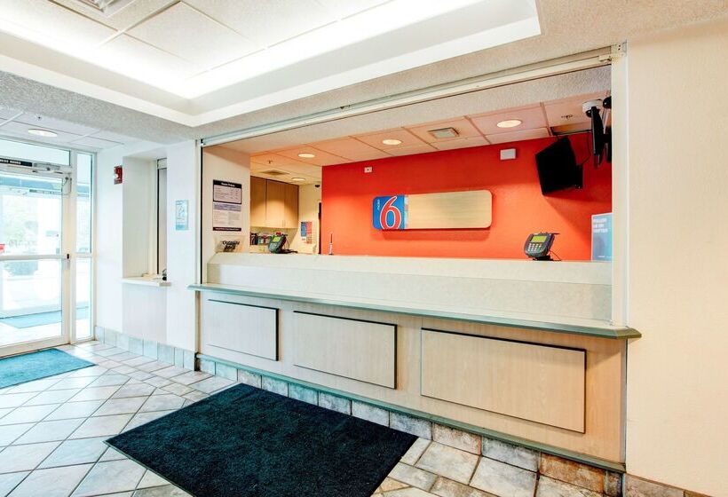 فندق على الطريق Park Inn By Radisson, Aurora