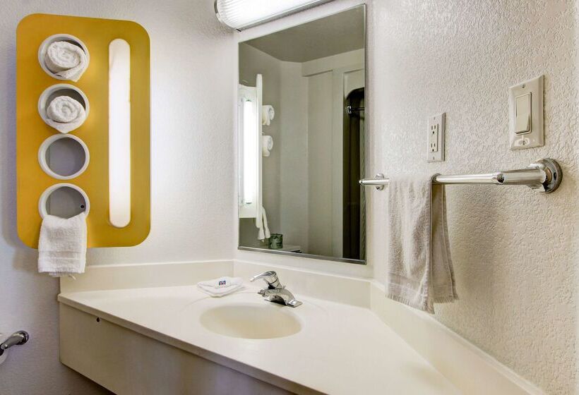 فندق على الطريق Park Inn By Radisson, Aurora