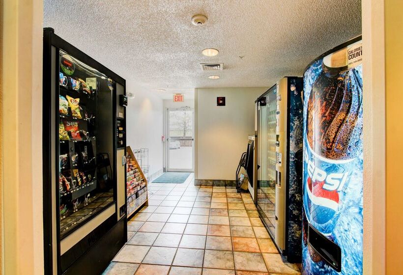 فندق على الطريق Park Inn By Radisson, Aurora