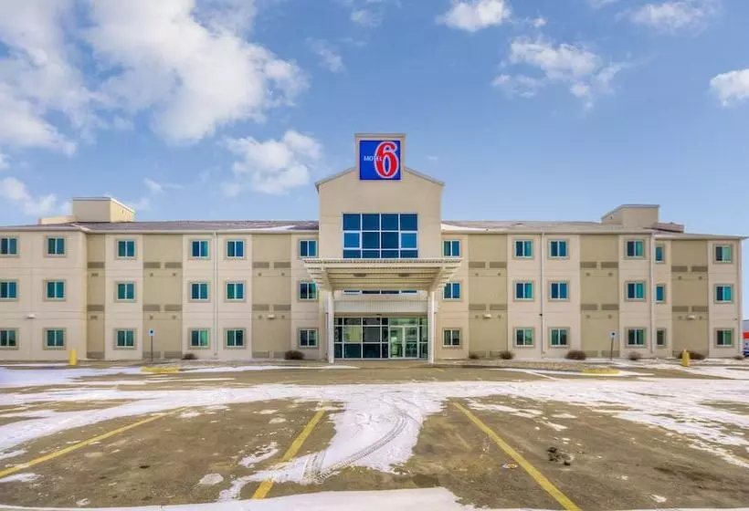 Motel 6estevan, Sk