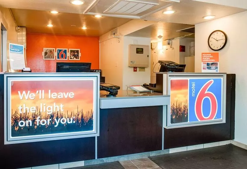Motel 6lenexa, Ks  Kansas City Southwest