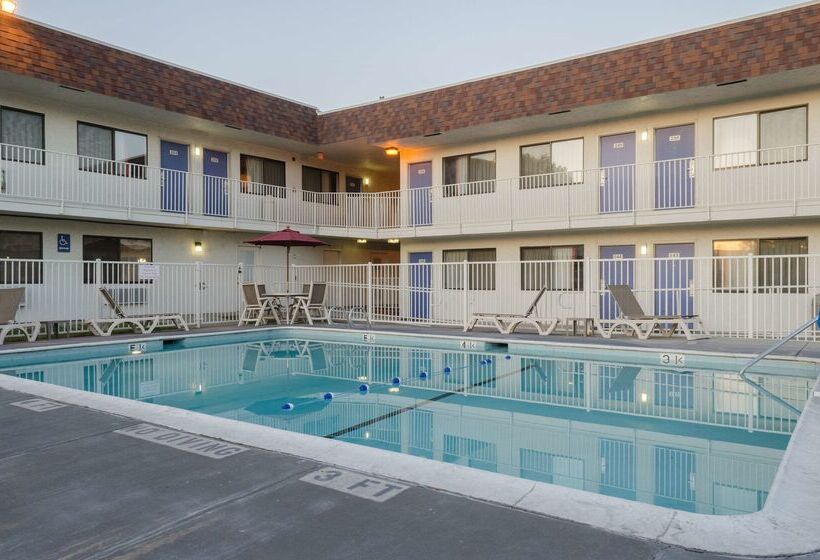 מוטל Park Inn By Radisson, Turlock