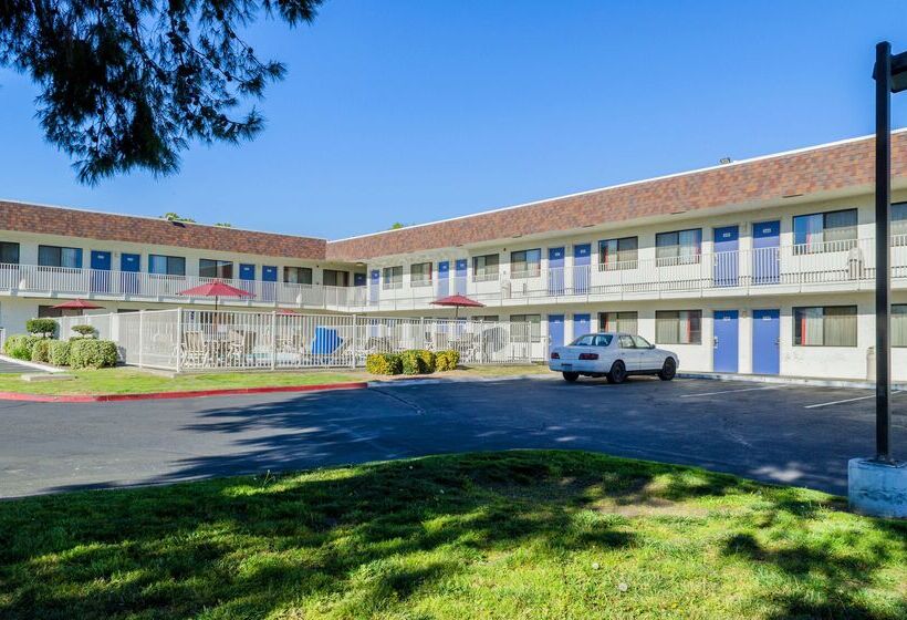 מוטל Park Inn By Radisson, Turlock